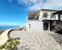 Fantastic property with lots of potential and space, large idyllic grounds and panoramic sea views!