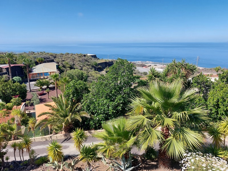 Luxury finca with 10 bungalows and sea views