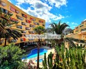 2nd SEA LINE! Furnished apartment in the center of Los Cristianos with a covered terrace and a fantastic swimming pool!