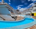 ¡Piso amueblado en el corazón de Playa de Las Américas con bonita terraza y piscina muy larga!